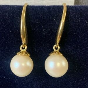 Gold hook dangling pearl Earrings